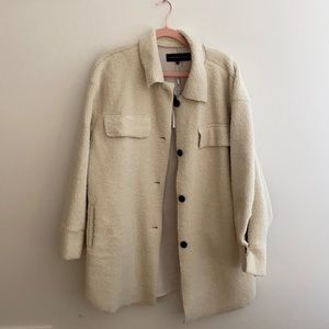 Shearling cream over shirt with buttons